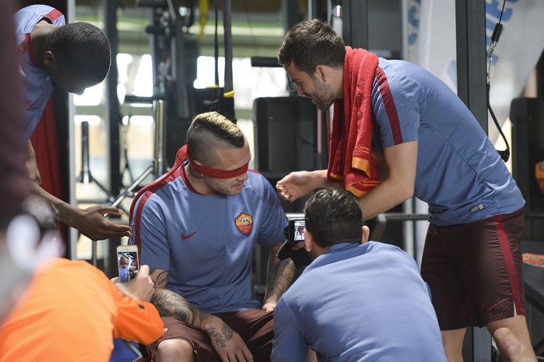 #UnexpectedBet, i campioni della Roma sfidano online i tifosi