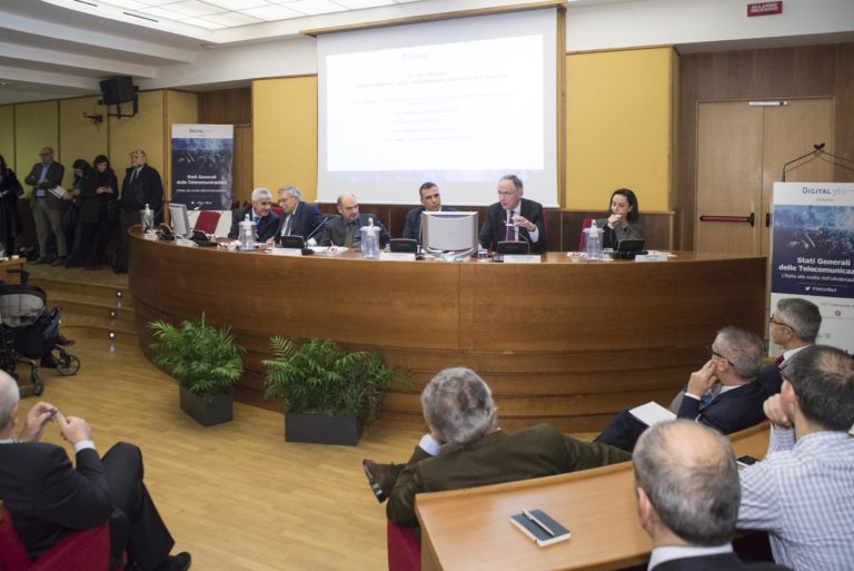 Le telco: "Il piano Bul funziona, ora dobbiamo guardare avanti"