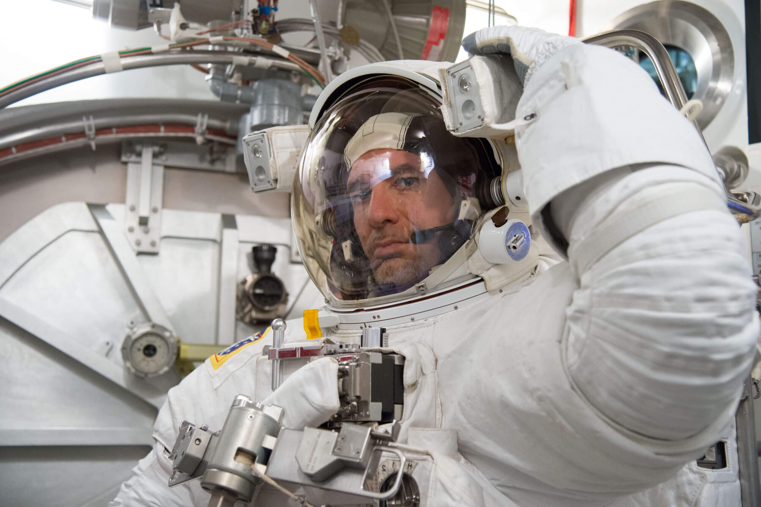 Luca_in_NASA_spacesuit-scaled