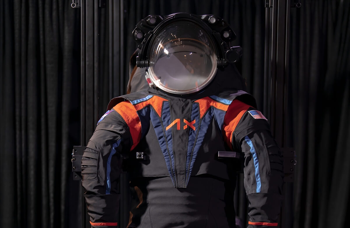 Axiom tuta spacesuit