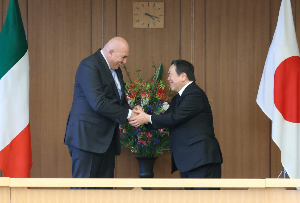 60aeaa69-5df8-471a-a812-04de45066f31051