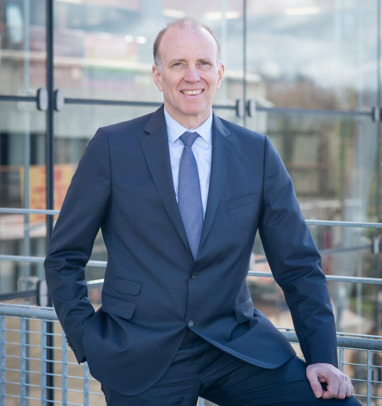 DtBAEoUWwAEetF8-scaled