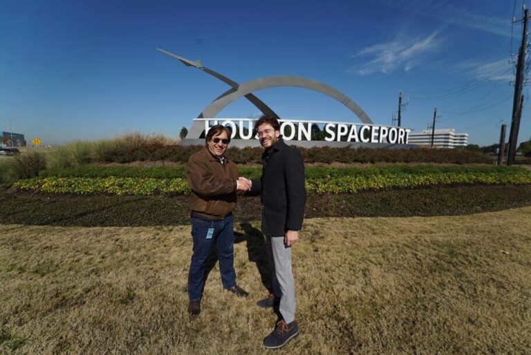 (from left) – Arturo Machuca Director of Ellington Airport & Houston Spaceport & Jonathan Polotto CEO & Founder di Involve