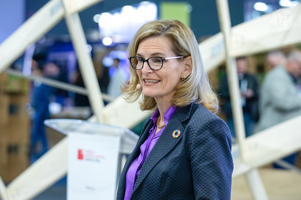 52719277896_ce074f7ff5_b