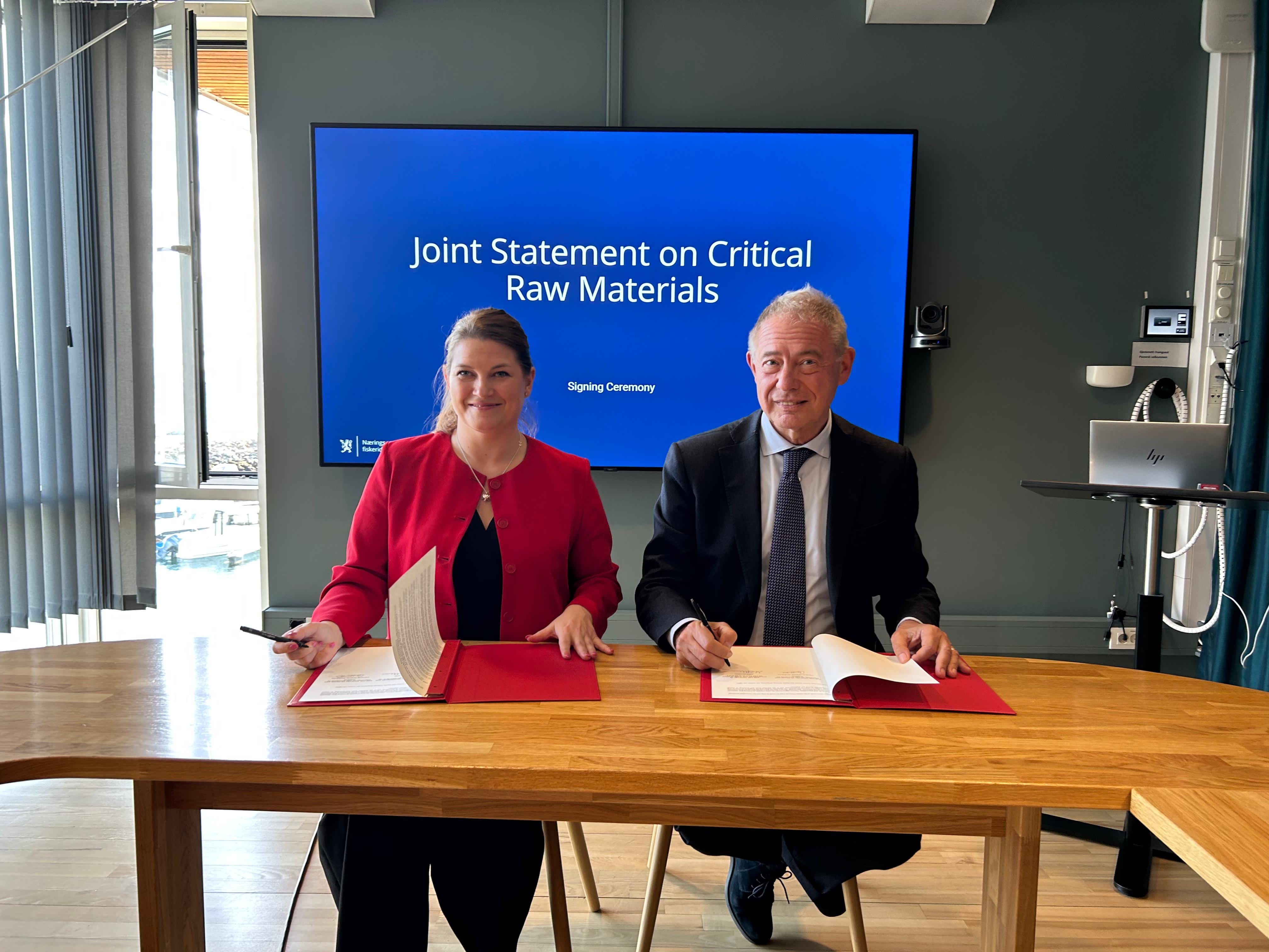 d7d1a2b1-04e0-40c8-9821-8c0f467e0a1e