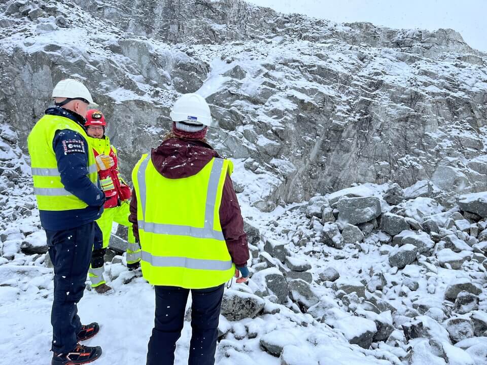 Tour_of_the_Lumina_mine_site_article