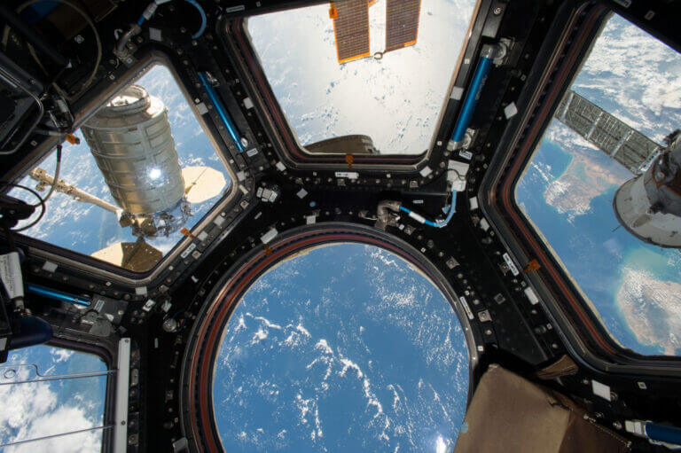space_view_cupola_iss_international_space_station_cosmos_cygnus_spacecraft_technology-786711.jpg!d