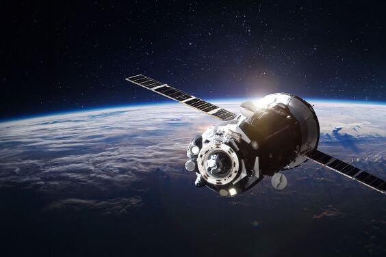 managed-comms-hero-M-Short-1X-564