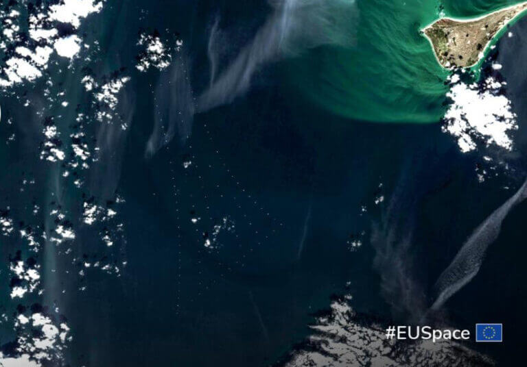 Copernicus-Imagery_Wind-Mill-farm-on-the-sea-Denmark_Insurance-and-Finance-1