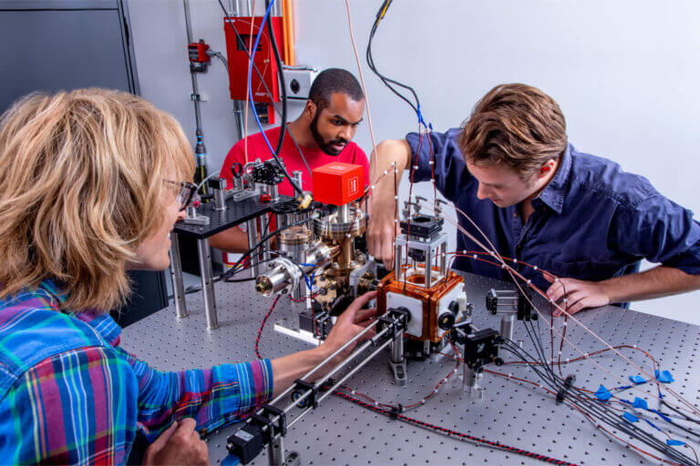 QuEra scientists at work (1)