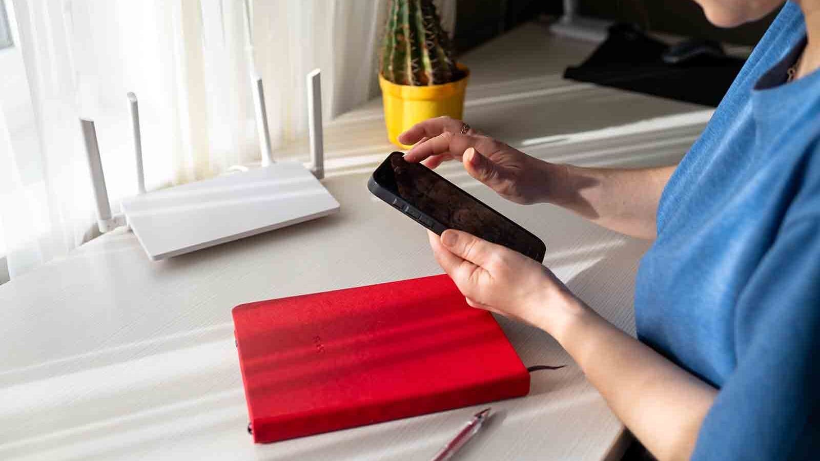 Offerta fibra ultrabroadband e domotica: router Wi-Fi 7, SIM IoT dedicata e canone promozionale a 23,99 euro al mese